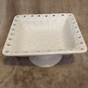 Avon Floral Pedestal Valet